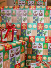 Festive Food Standard Width, 15m Christmas Wrapping Paper - Image 1 of 4