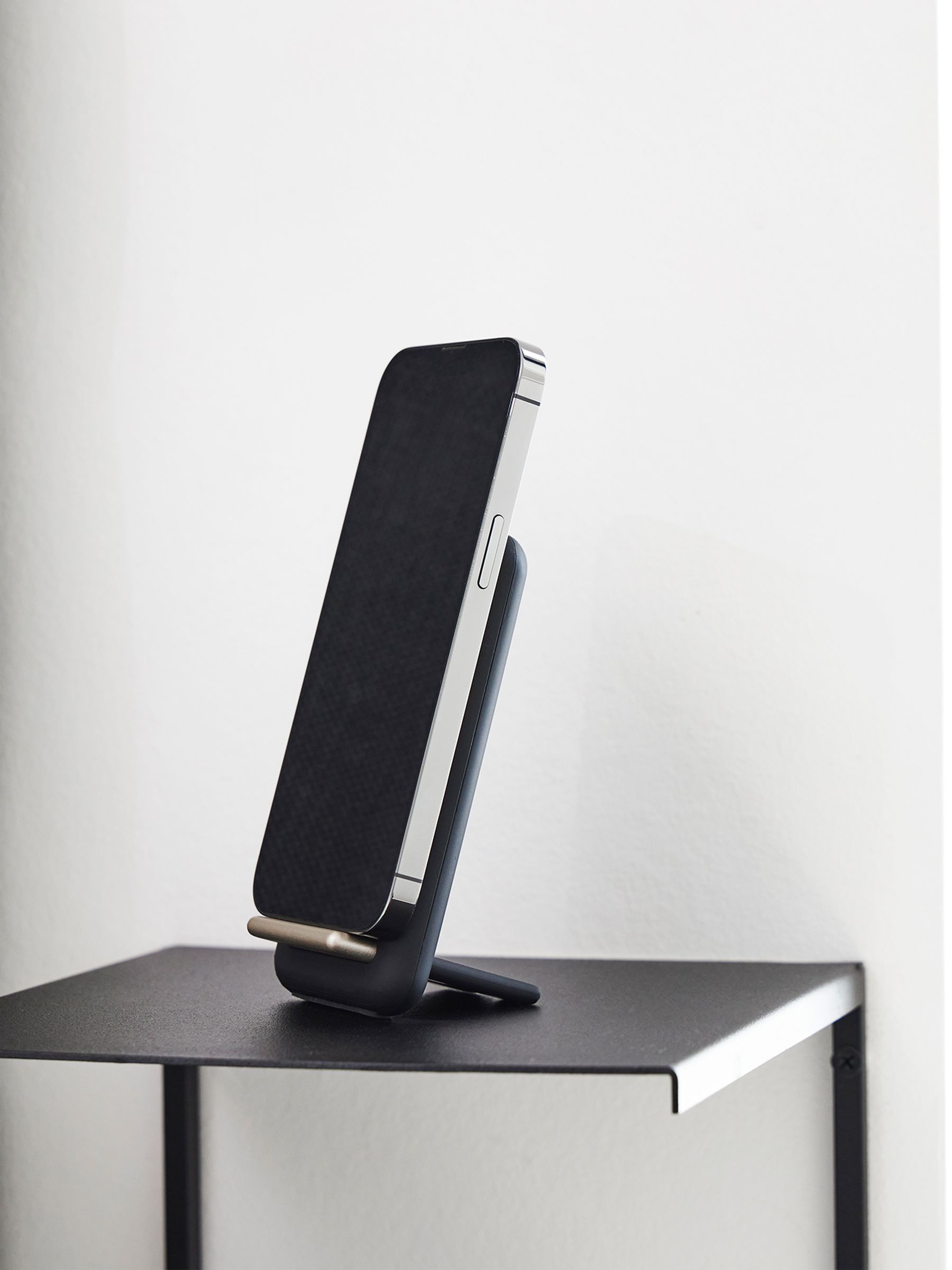 Kreafunk Recharge Qi Wireless Charger 15W - Ivory Sand - Image 3