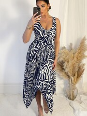 AX Paris Blue Printed V-Neck Zig Zag Hem Pleated Midi Dress - Image 3 of 3