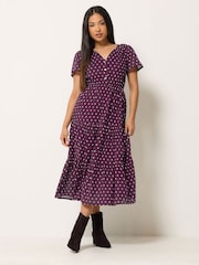 Vestido corto de manga corta con volantes y estampado de tela dobby de M&Co Petite - Imagen 1 de 6