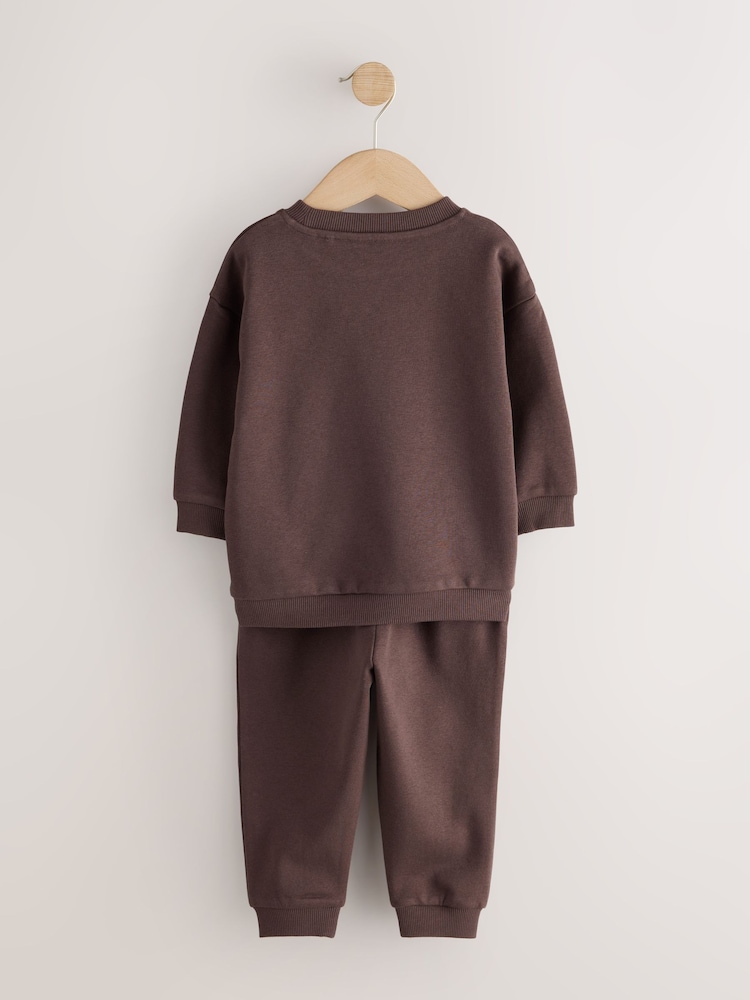 Schokoladenbraun - Jersey-Set mit Sweatshirt und Jogginghose (3 M.–7 J.) - Bild 2 von 4 Schokoladenbraun - Jersey-Set mit Sweatshirt und Jogginghose (3 M.–7 J.) - Bild 2 von 4