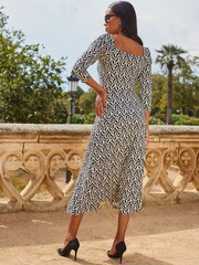Sosandar Black Long Sleeve Sweetheart Neck Fit and Flare Dress - Image 4 of 5