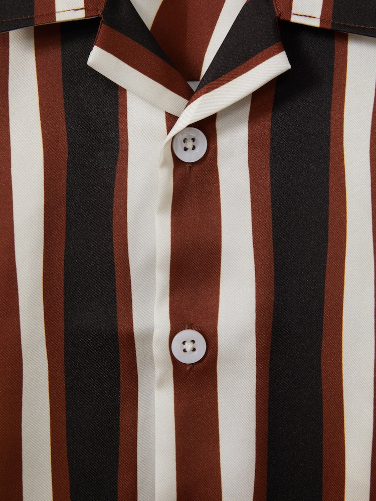 Reiss Tobacco Tom Teen Printed Cuban Collar Shirt - Image 4 of 4