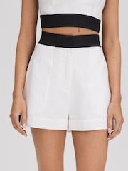 Reiss White/Navy Rebecca Linen Colourblock Shorts - Image 4 of 7