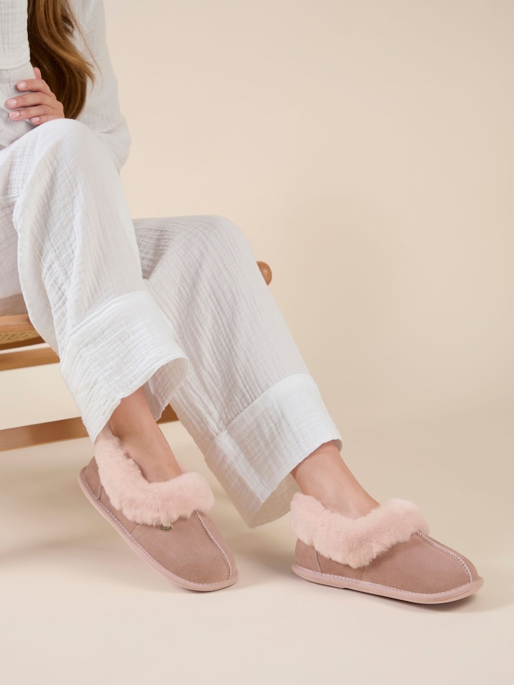 Ladies Classic Sheepskin Slipper - Image 1 of 5 Ladies Classic Sheepskin Slipper - Image 1 of 5