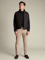 Šokolādes brūns - Charles Tyrwhitt vieglā stepētā veste - Attēls 1 no 5