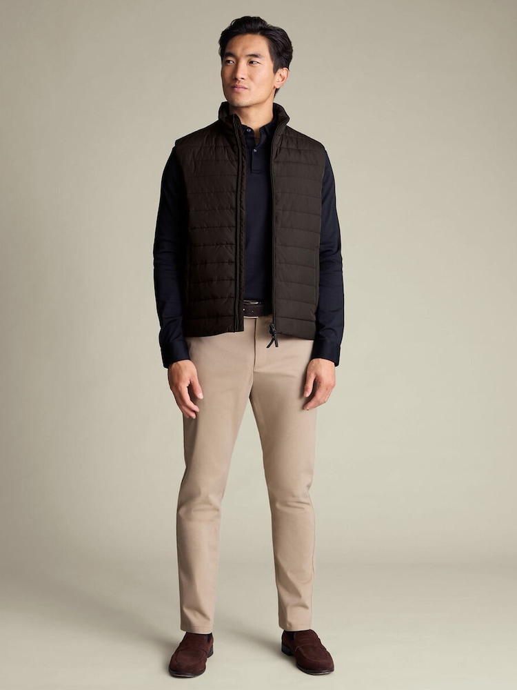 Šokolādes brūns - Charles Tyrwhitt vieglā stepētā veste - Attēls 1 no 5