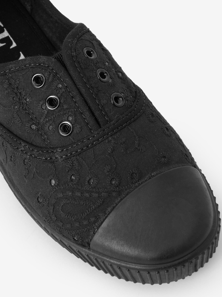 Schwarz - Bestickte Canvas-Sneaker ohne Schnürsenkel zum Hineinschlüpfen - Bild 6 von 6 Schwarz - Bestickte Canvas-Sneaker ohne Schnürsenkel zum Hineinschlüpfen - Bild 6 von 6