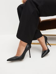 Preto - Premium Forever Comfort® Leather Point Toe Court Shoes - Imagem 1 de 1