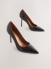Preto - Sapatos de couro bico fino - Imagem 10 de 15