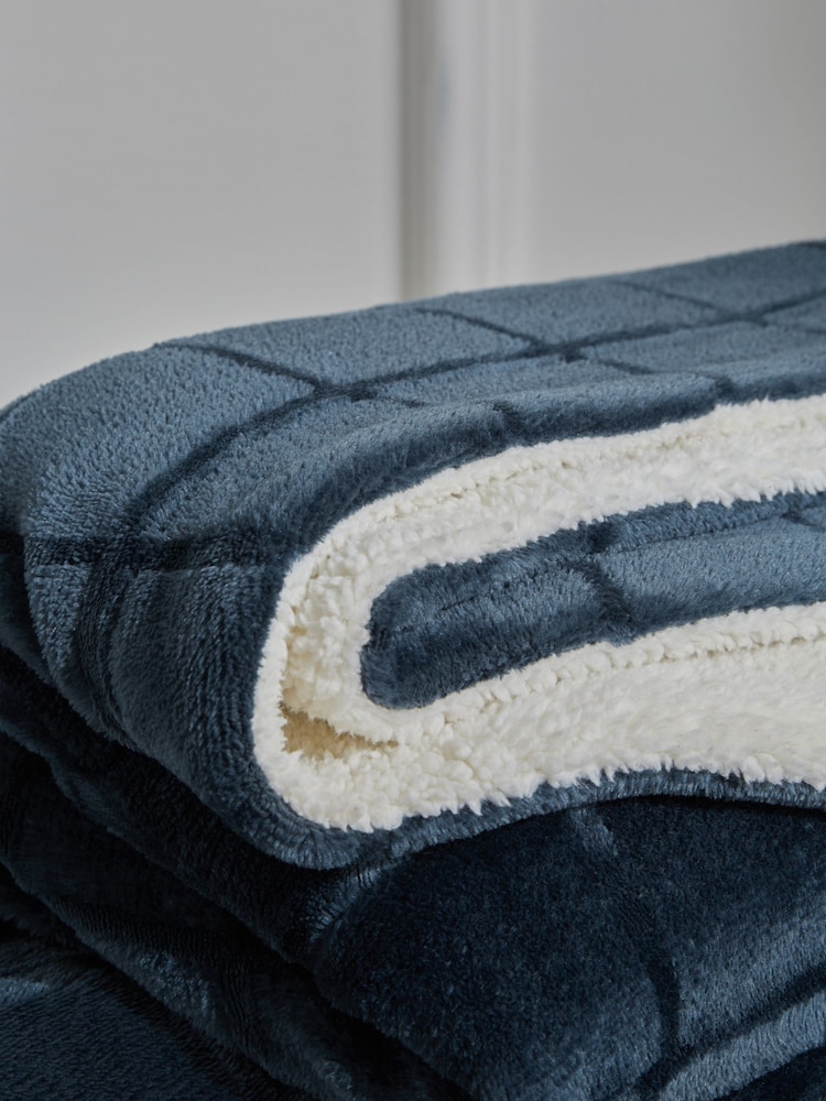 Navy Blue Cosy Sherpa Fleece Grid Throw - Image 3 of 4