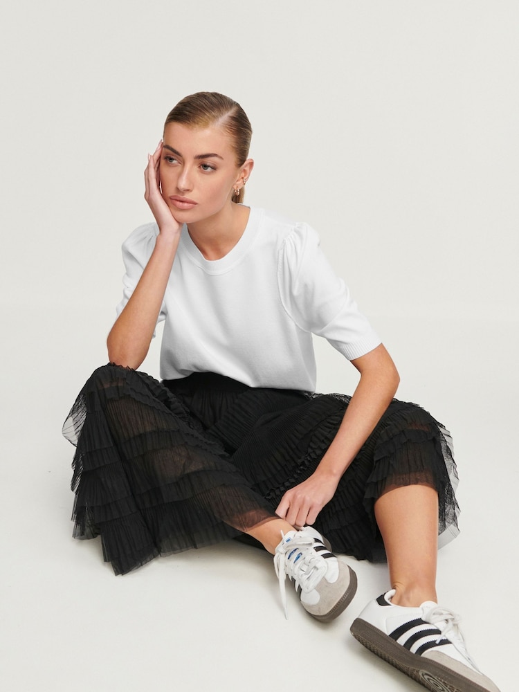 White Crew Neck Short Sleeve Knitted Top - Image 2 of 6 White Crew Neck Short Sleeve Knitted Top - Image 2 of 6