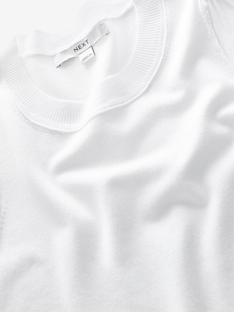 White Crew Neck Short Sleeve Knitted Top - Image 6 of 6 White Crew Neck Short Sleeve Knitted Top - Image 6 of 6