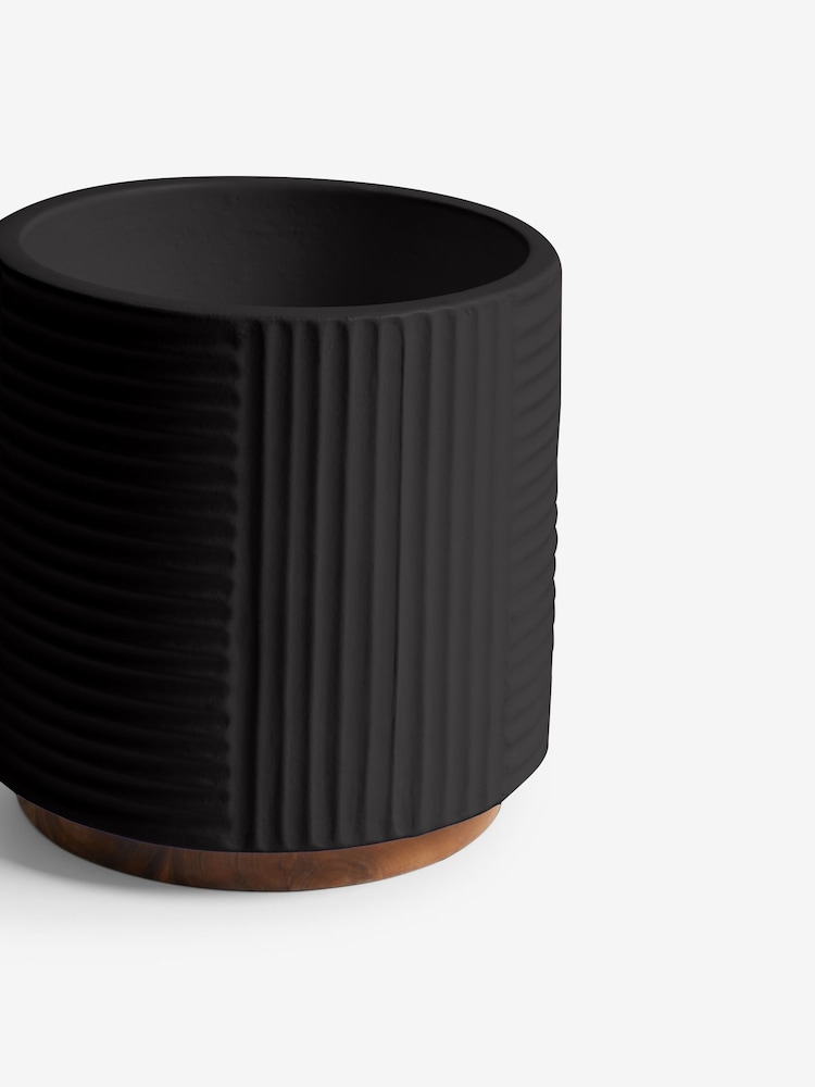 Black Outdoor Bronx Patterned Plant Pot - Image 2 of 3