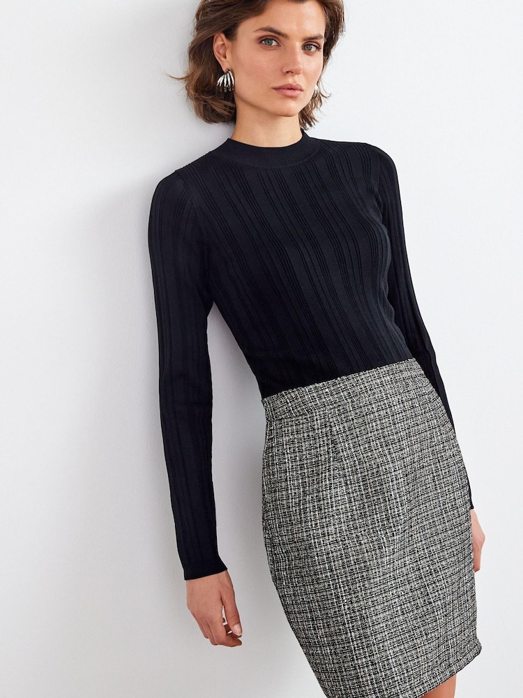 Schwarz - Mini-Pulloverkleid aus Tweed-Mix - Bild 1 von 5