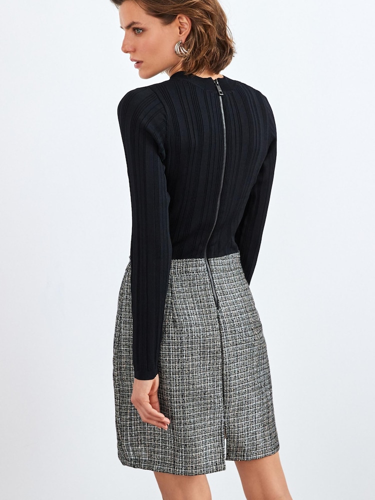 Schwarz - Mini-Pulloverkleid aus Tweed-Mix - Bild 2 von 5