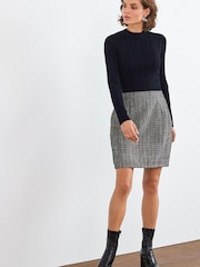 Schwarz - Mini-Pulloverkleid aus Tweed-Mix - Bild 3 von 5