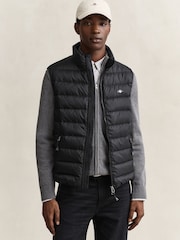 Černý - GANT Lightweight Down Gilet - Obrázek 1 z 8