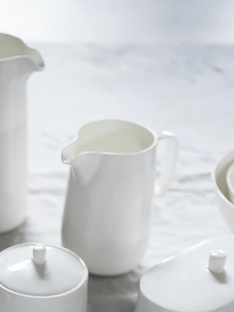 Maxwell Williams White Cashmere 750ml Jug - Image 1 of 2