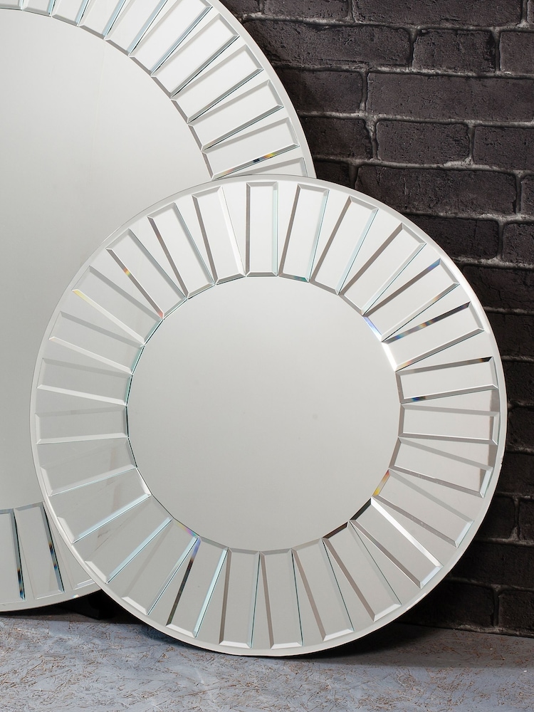 Gallery Home Silver Hooper Round Mirror - Image 1 of 2