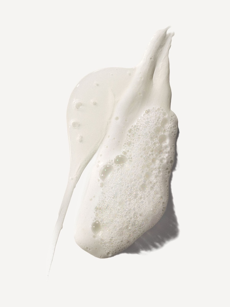 Olaplex No.4C Clarifying Shampoo 250ml - Image 2 of 5 Olaplex No.4C Clarifying Shampoo 250ml - Image 2 of 5