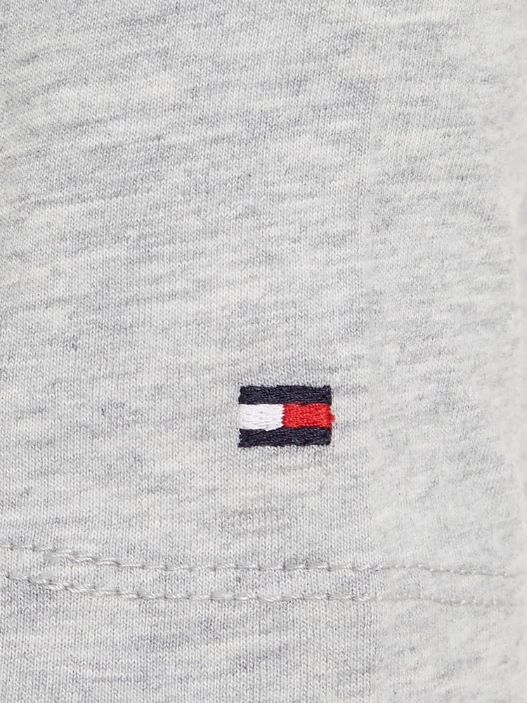رمادي - تيشيرت أساسي من Tommy Hilfiger - صورة 6 من 6
