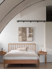 Gallery Home Light Wood Virginia Spindle Bed - Image 4 of 6