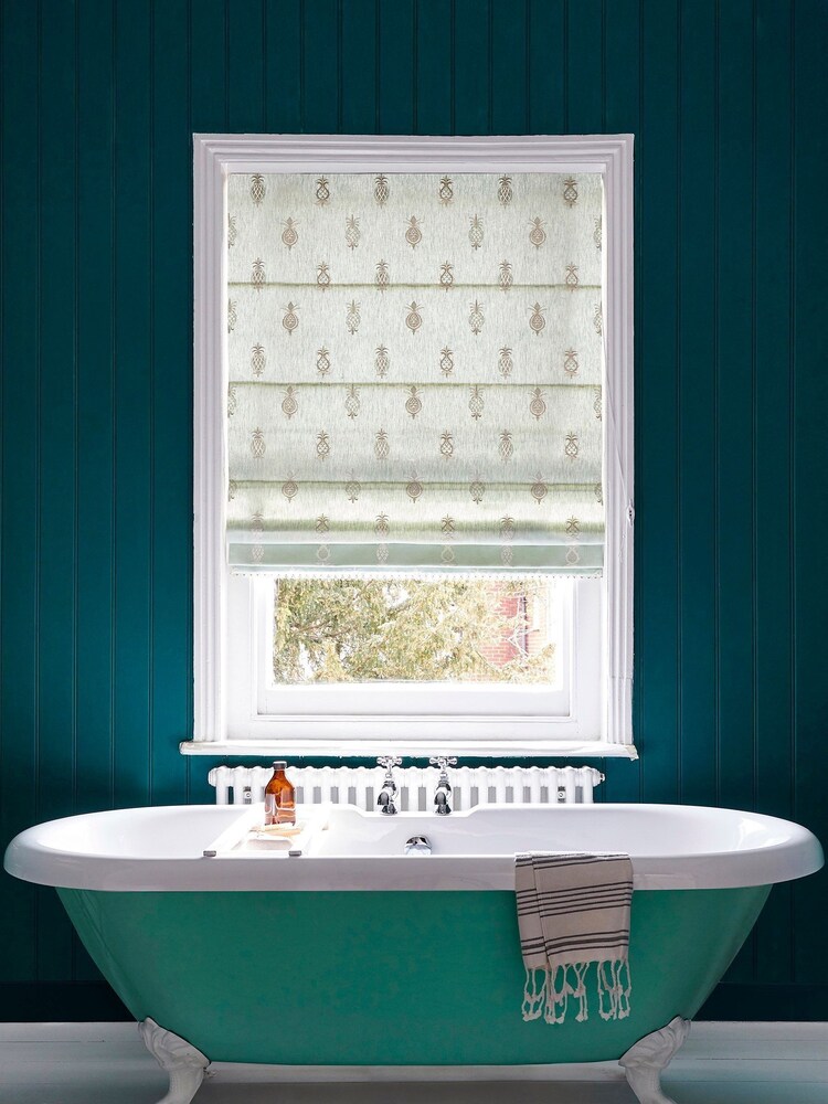Sanderson Newby Green Waterbased Eggshell 1Lt Paint - Image 1 of 3