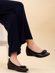 Lunar Deacon Comfort Shoes - Image 1 of 5