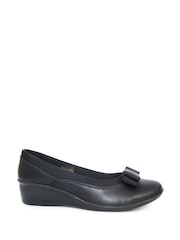 Lunar Deacon Comfort Shoes - Image 2 of 5
