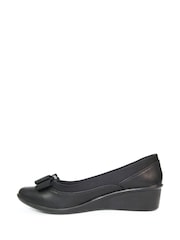 Lunar Deacon Comfort Shoes - Image 4 of 5