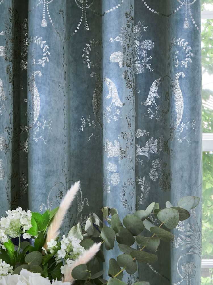 Шторы на подкладке с эффектом металлик и люверсами Laura Ashley Josette - Изображение 2 из 4 Шторы на подкладке с эффектом металлик и люверсами Laura Ashley Josette - Изображение 2 из 4