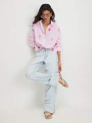 قميص مخطّط بأكمام طويلة ومطرَّز بوجه مبتسم من River Island - صورة 3 من 4