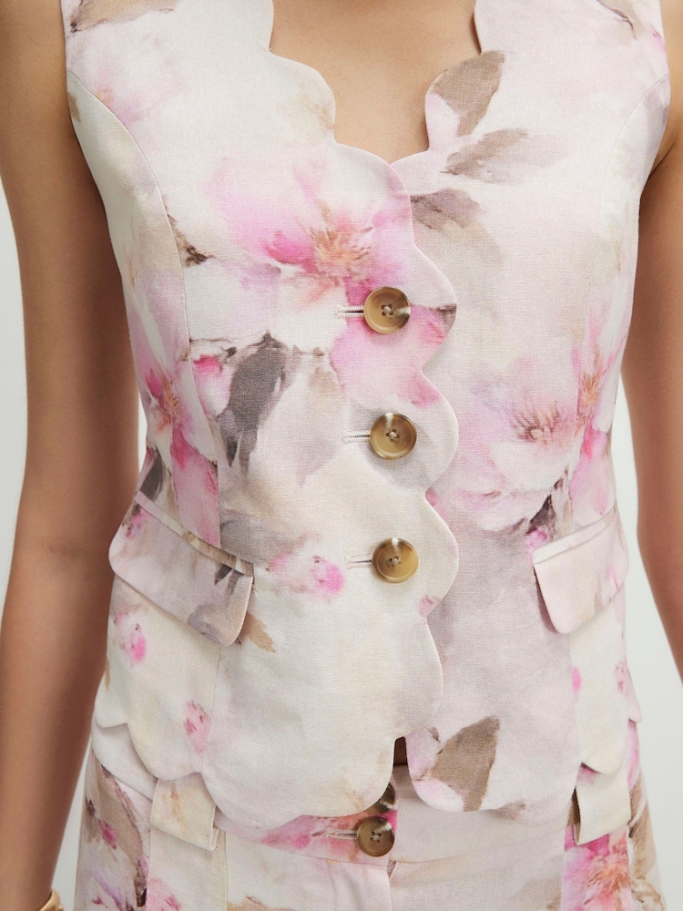 River Island Gilet en mélange de lin à imprimé fleuri sans manches avec ourlet festonné - Image 4 de 4