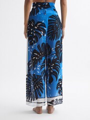 Reiss Blue Ginnie Printed Resort Trousers - Image 5 of 7