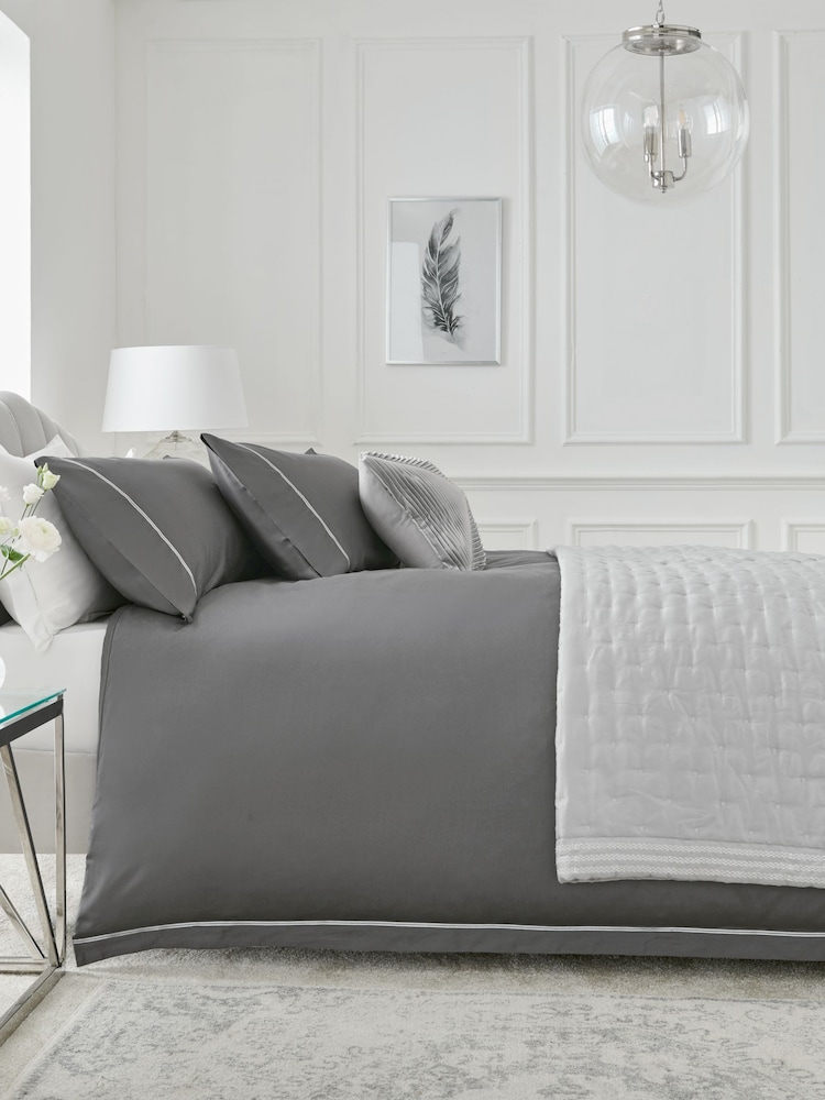 Charcoal Grey Collection Luxe 600 Thread Count 100% Cotton Sateen Luxury Duvet Cover And Pillowcase Set - Image 1 of 4