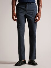 Luźne chinosy w swobodnym stylu Ted Baker Genbee - Image 1 of 6