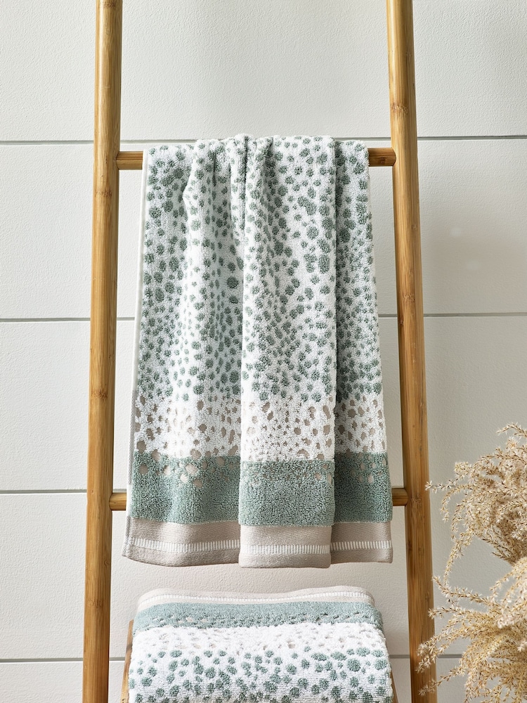Sage Green Set of 2 Hand Towels 100% Cotton - Image 3 of 5