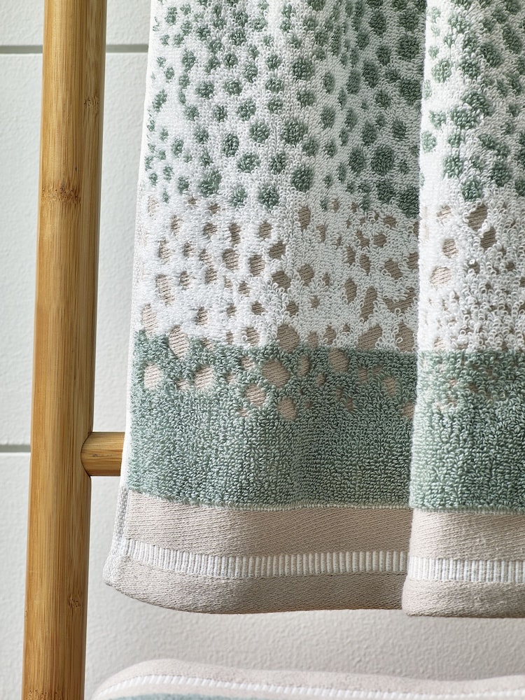 Sage Green Set of 2 Hand Towels 100% Cotton - Image 4 of 5