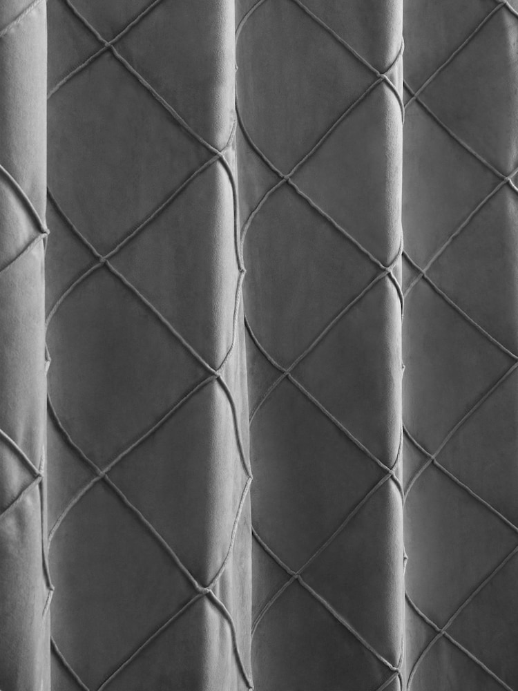 Diamond Pleated Blackout Eyelet Curtains - Image 5 of 7