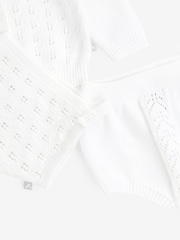 Blanco - Conjunto de regalo de 3 piezas de punto calado de algodón 100 % de The Little Tailor - Imagen 4 de 5