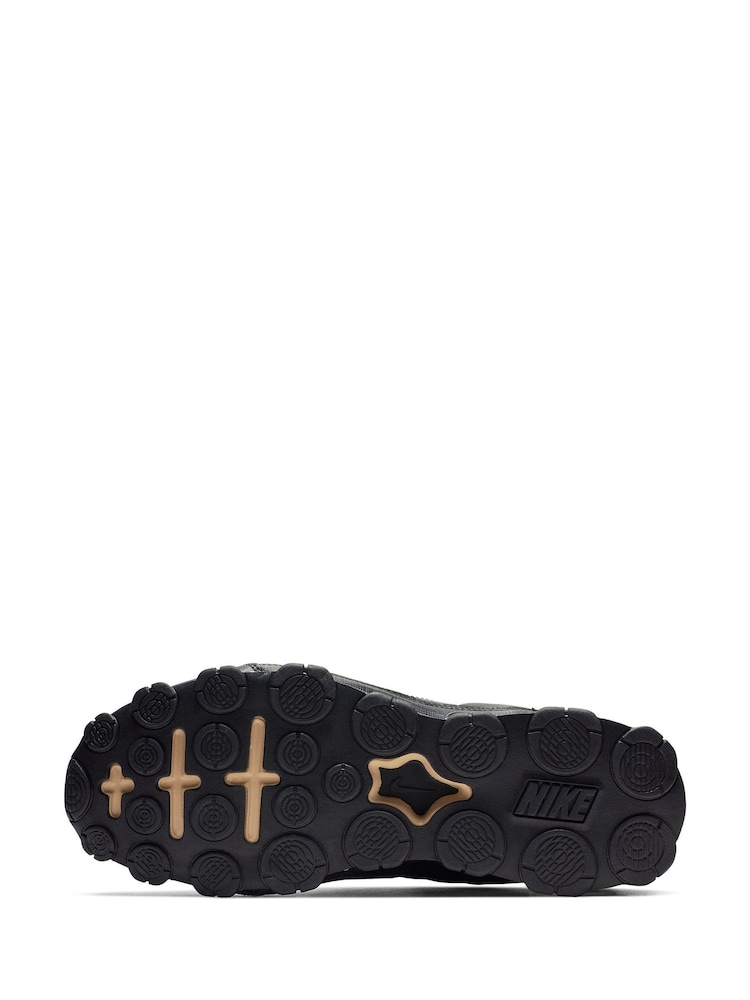 Nike Black/Gold Reax 8 TR Gym Trainers - Image 8 of 8
