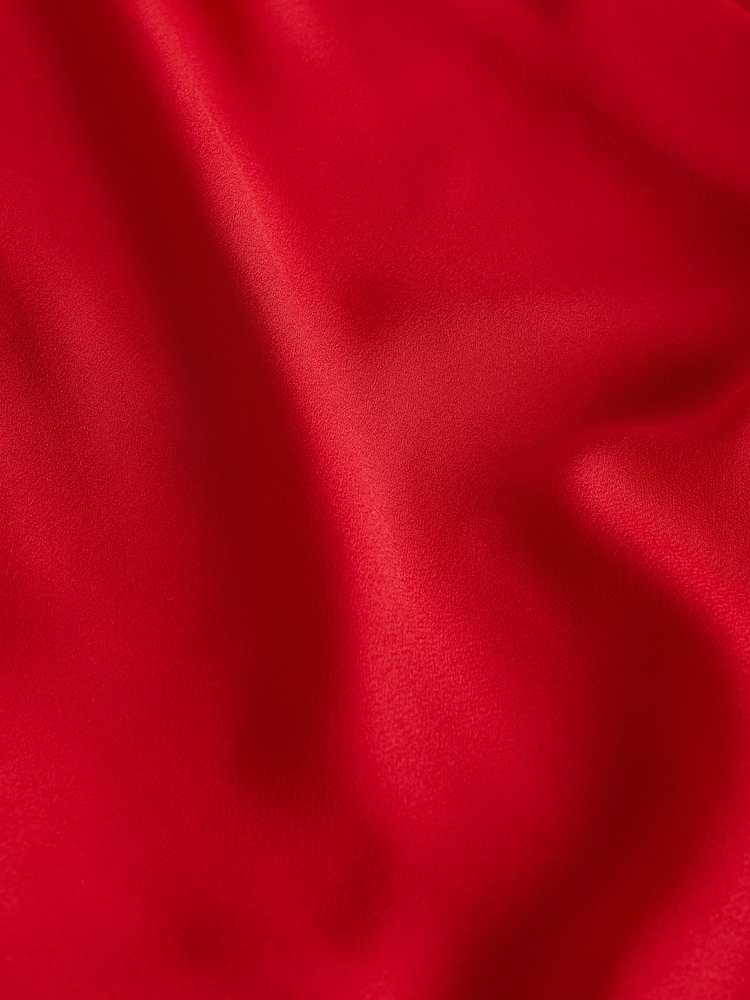 Red Short Sleeve Overhead Top - Image 7 of 7 Red Short Sleeve Overhead Top - Image 7 of 7