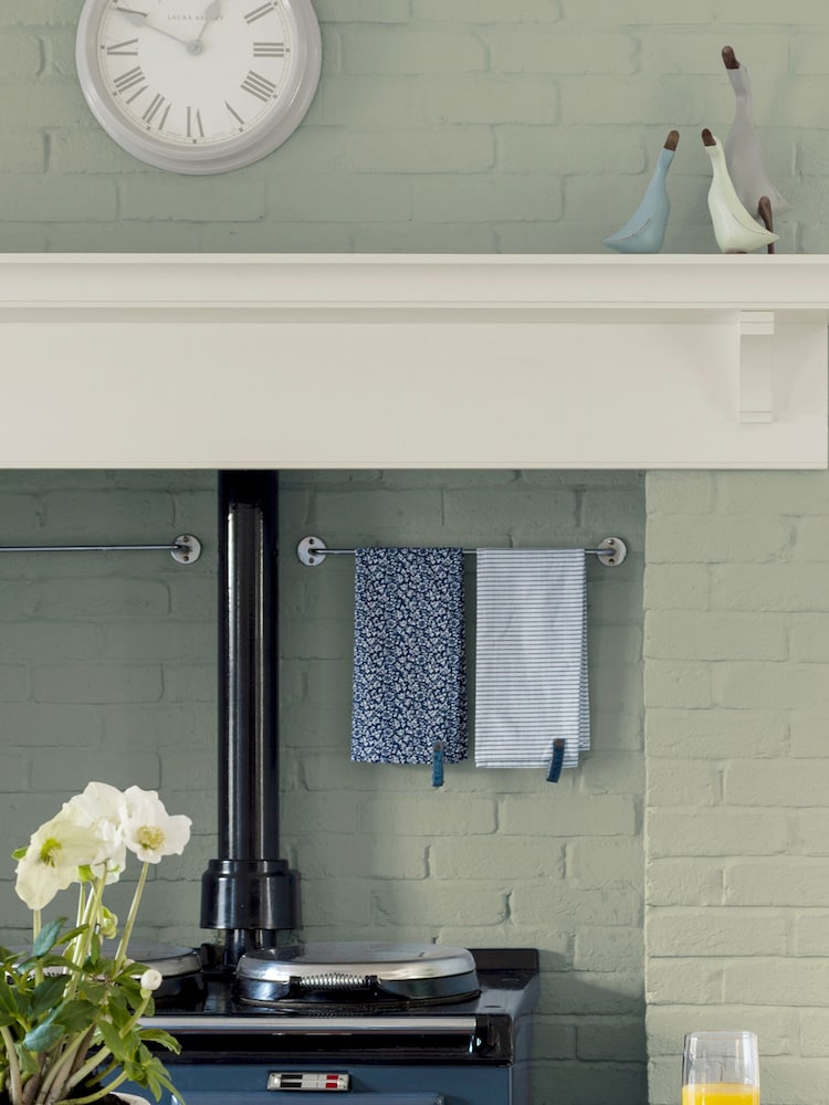 Laura Ashley Pale Hedgerow Green 2.5 Litre Kitchen And Bathroom Paint - Image 1 of 4