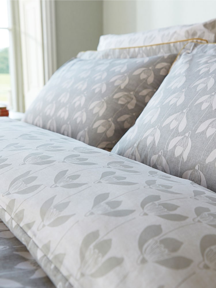 Scion Grey Snow Drop 100% Cotton Oxford Pillowcase - Image 1 of 4