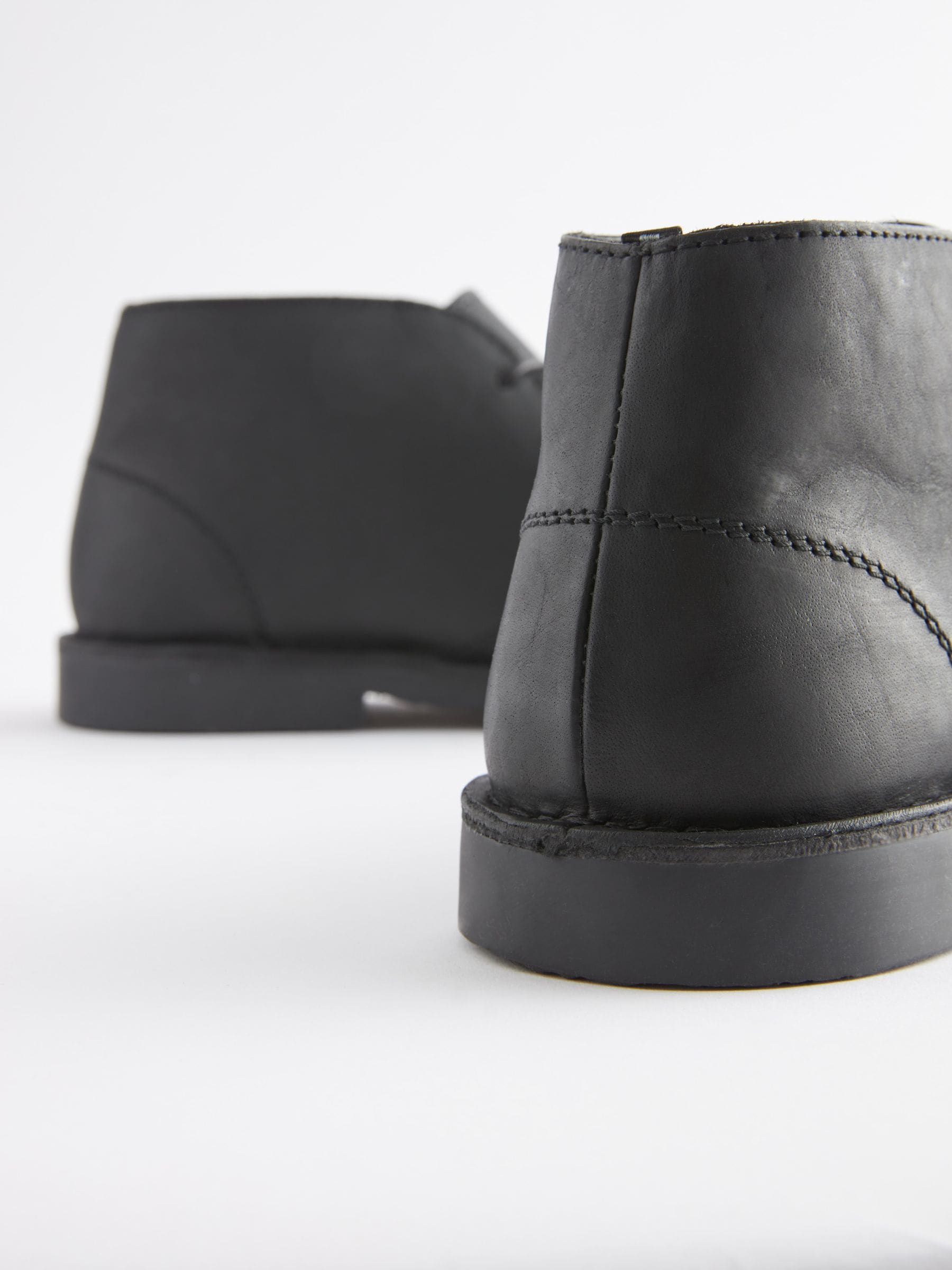 Kaufe Sie Schwarz Desert Boots aus Leder bei Next Deutschland