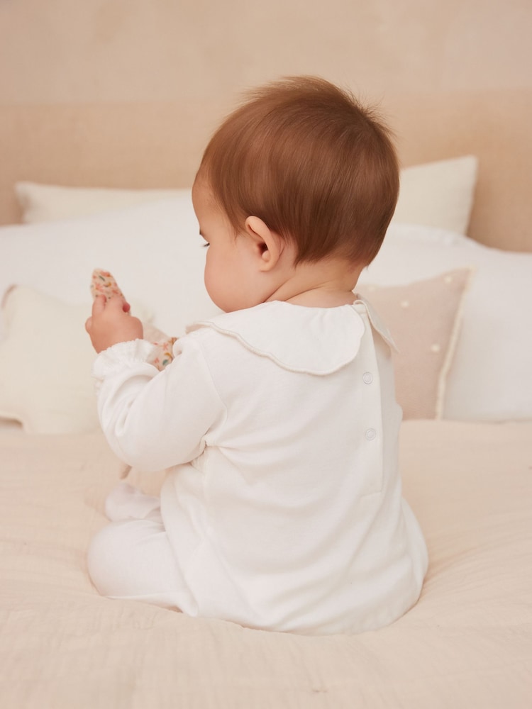 White Ground 100% Cotton Single Smart Sleepsuit (0-2yrs) - Image 2 of 10