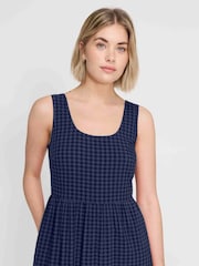Finery Blue Petite Sleeveless Gingham Seersucker Midi Dress - Image 4 of 4