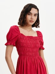 Finery Pink Petite Dawn Shirred Gingham Seersucker Midi Dress - Image 2 of 4
