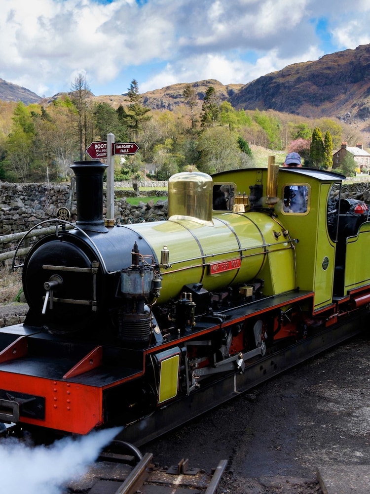 Virgin Experience Days Lake District Steam Train - Image 1 of 4